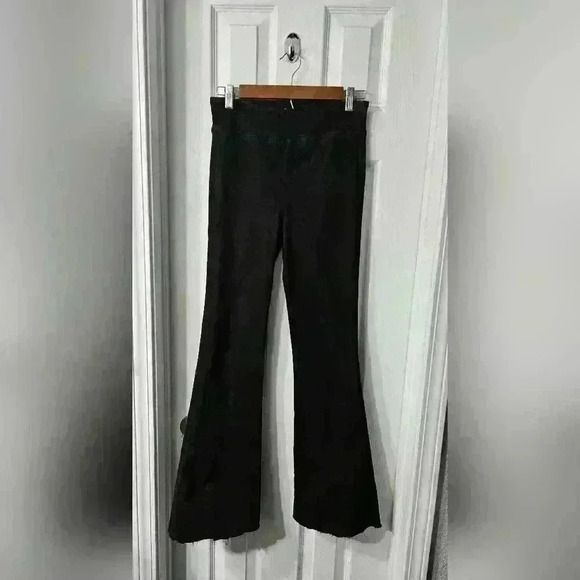 FRAME The Jet Set Flare Jeans - Picture 1 of 6